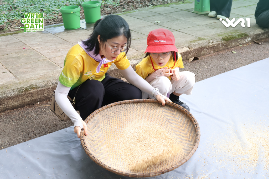 GenG trải nghiệm giã thóc của Tiếng chày Cao Nguyên